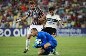 Invicto há seis rodadas, Coritiba encara Flamengo para se manter longe da degola
