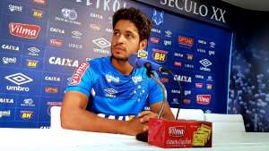 Léo diz que situação do Vitória deve dificultar duelo para o Cruzeiro