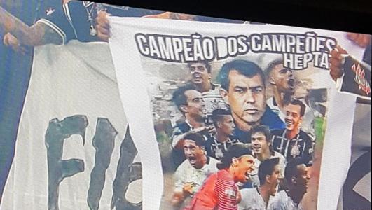 Fábio Carille e artilheiro Jô são os herois desta conquista do Corinthians