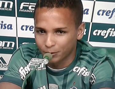 Garoto confessa que sente a pressão da torcida do Palmeiras