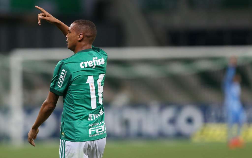 Deyverson vem brilhando com a camisa do Palmeiras