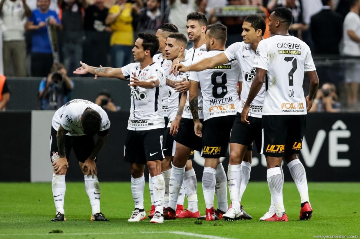 Roberto de Andrade promete Corinthians com força máxima até o fim do Brasileiro