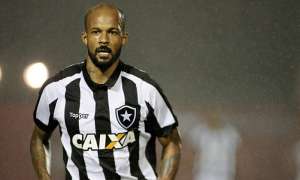 Botafogo aceita desculpas de Bruno Silva e garante permanência de jogador em 2018