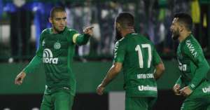 Em ano de reconstrução, Chapecoense celebra permanência na Série A do Brasileiro