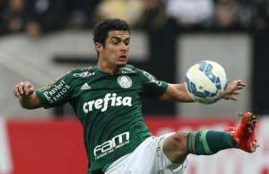 Palmeiras deve ter as saídas de Egídio e Róger Guedes nesta janela
