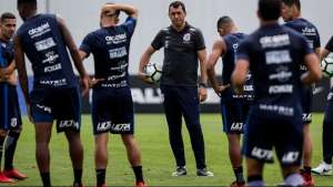 Com título garantido, Carille poupa titulares do Corinthians contra o Fla
