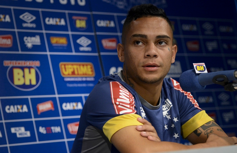 Bryan se diz preparado para substituir Diogo Barbosa na lateral do Cruzeiro