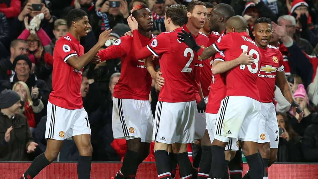 Jogadores comemoram gol de Pogba: Virada espetacular do Manchester na volta de Ibrahimovic