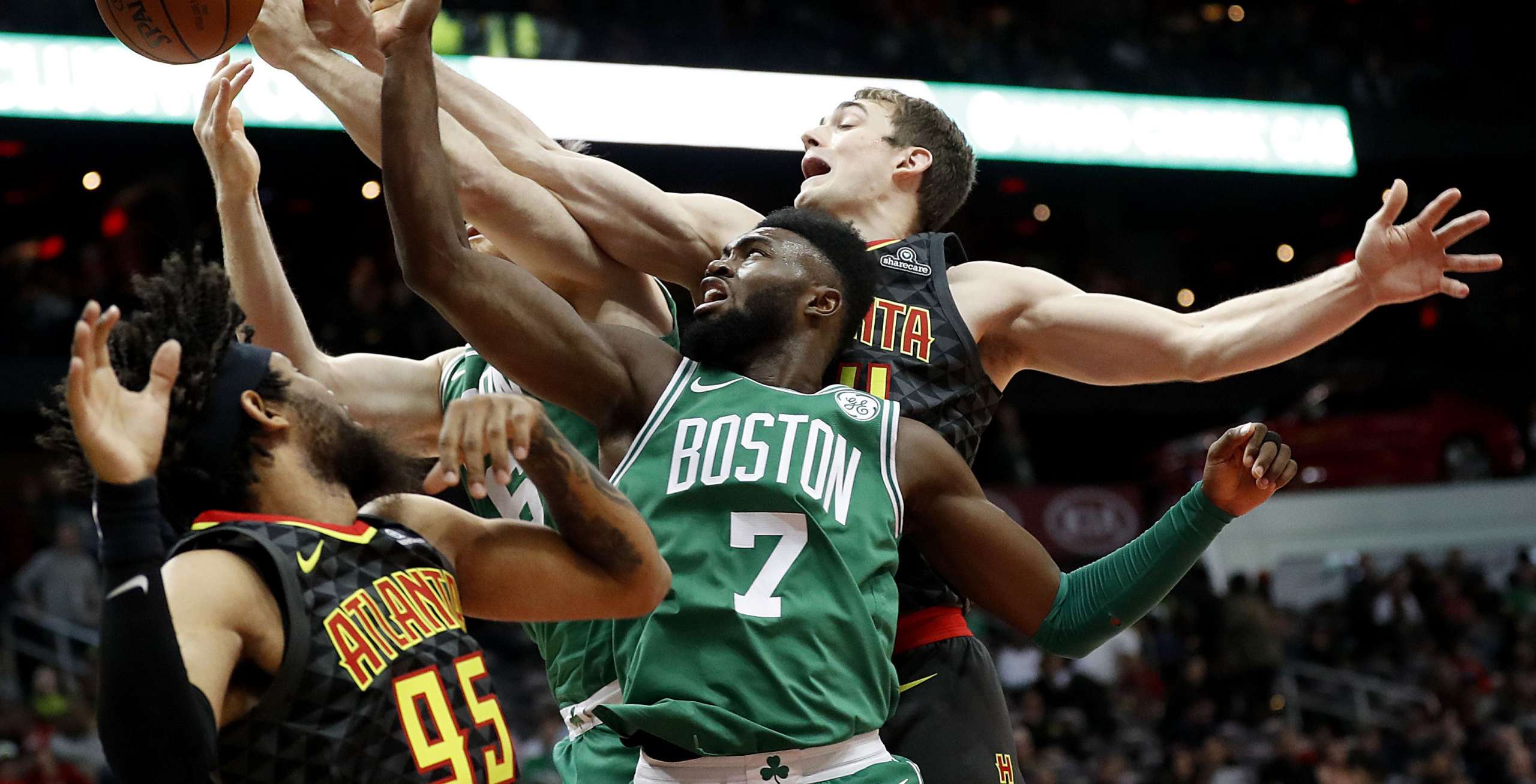 Basquete: Sob o comando de Irving, Celtics fatura 15ª vitória seguida na NBA