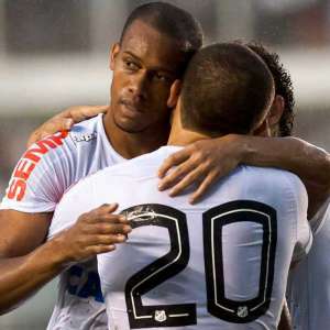 Elano comemora vitória sobre Grêmio e mira seguir no comando do Santos