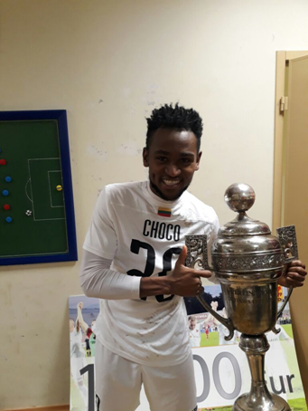 Ex-companheiro de Neymar no Santos é campeão na Europa