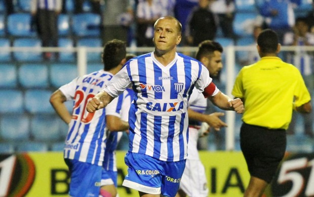 Marquinhos deixou o seu na vitória diante do Avaí - Jamira Furlani/Avaí Marquinhos deixou o seu na vitória diante do Avaí - Jamira Furlani/Avaí
