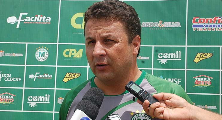 Técnico conhecido no futebol paulista assume time no Módulo II de Minas Gerais