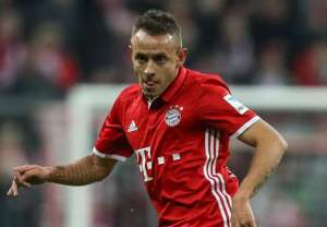 Cruzeiro bate o Palmeiras, seduz Rafinha e deve fechar negócio em dezembro