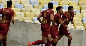 Andrés age nos bastidores para colocar meia do Fluminense no Corinthians