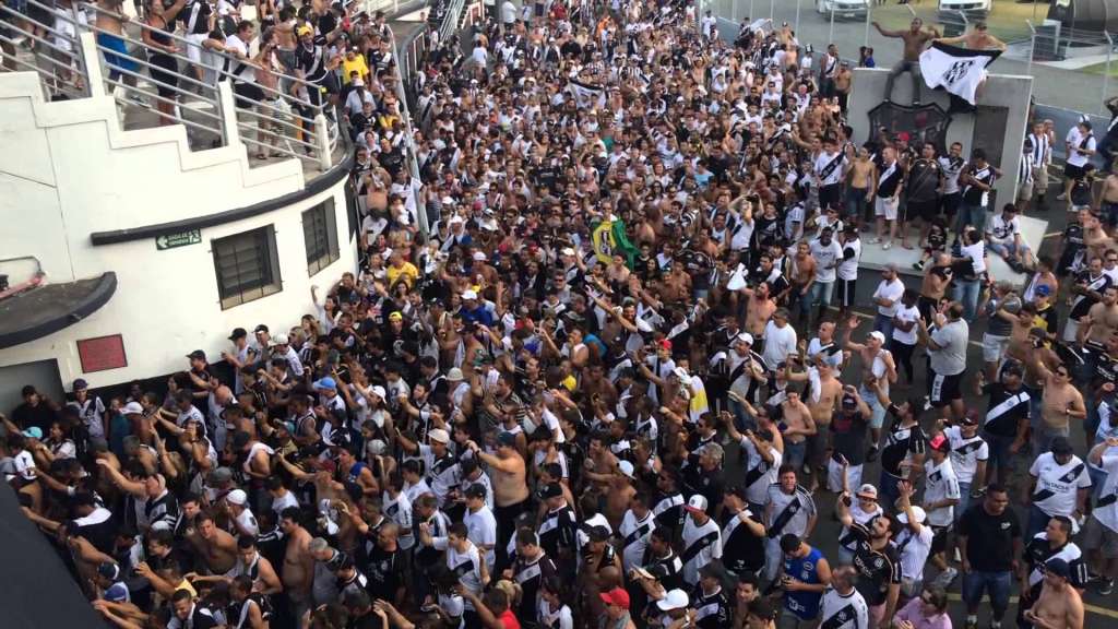 Ponte Preta promete lotar o Moisés Lucarelli