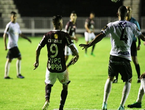 Copa Paulista: Lateral promete Ferroviária focada e quer apoio da torcida na final