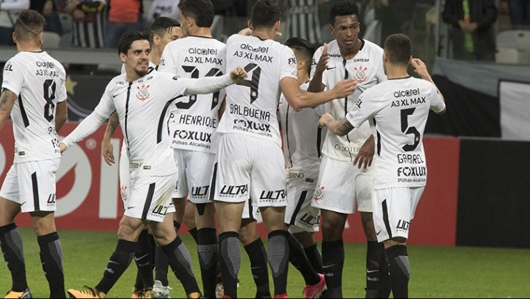 O Corinthians já se sagrou campeão brasileiro e vai receber a taça neste domingo