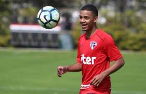 Desfalcado mas em busca da vitória, São Paulo ainda sonha com Libertadores