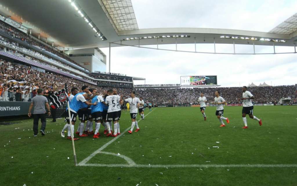 Corinthians se despede da Arena em bom jogo contra o Atlético-MG