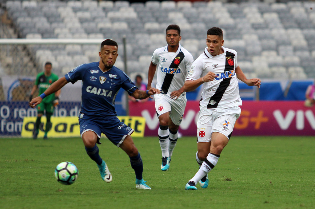 Vasco vence fora e se aproxima da Libertadores