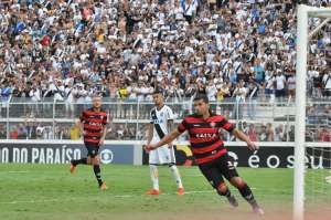 Ponte faz 'lei do silêncio' e remarca reapresentação para quarta-feira