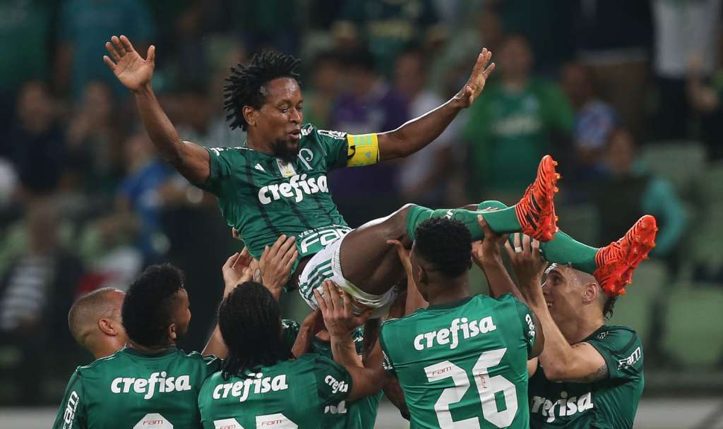 Zé Roberto foi homenageado em noite de vitória do Palmeiras