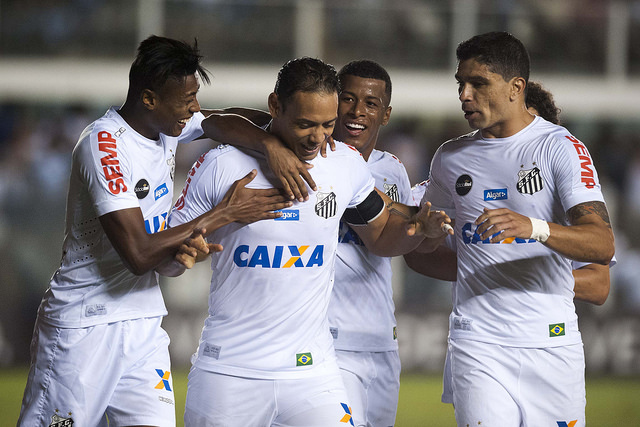 Sem receber há quatro meses, Ricardo Oliveira pode trocar Santos pelo Cruzeiro