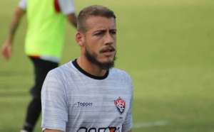 Volante destaca decisão do Vitória contra Flamengo na luta pela permanência na Série A