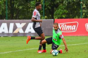 Por Libertadores, Valdívia cobra atenção para 'jogo da vida' do Atlético-MG