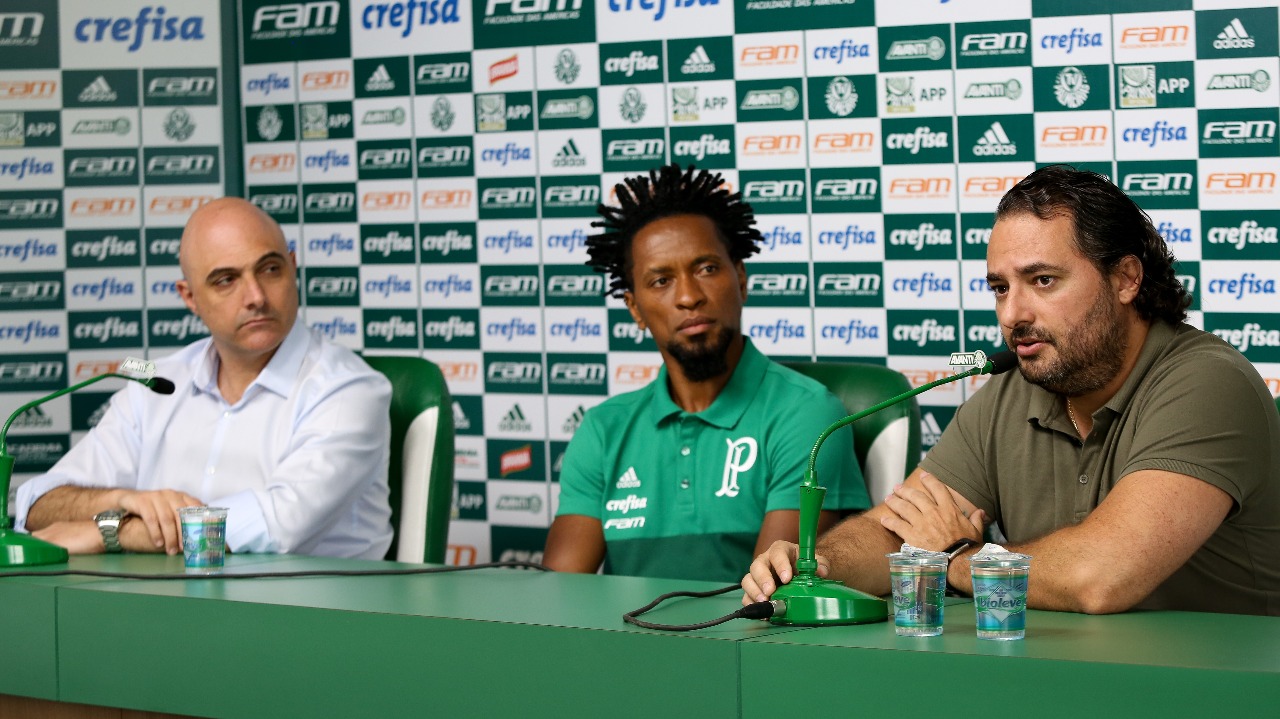 Agora assessor, Zé Roberto quer facilitar trabalho de Roger Machado no Palmeiras