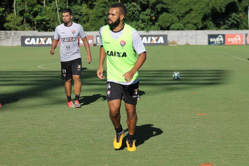 José Welison pede Vitória ligado para vencer o Flamengo e se manter na Série A