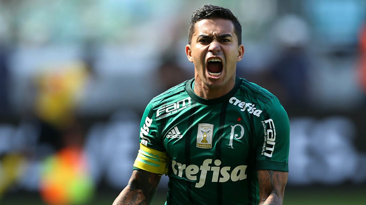 Com 16 gols e 12 assistências, Dudu iguala números de melhor temporada pelo Palmeiras