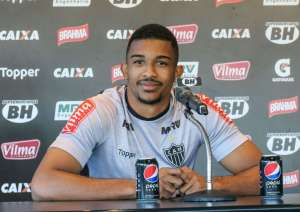 Bremer festeja chance no Atlético-MG contra o Grêmio, mesmo que improvisado