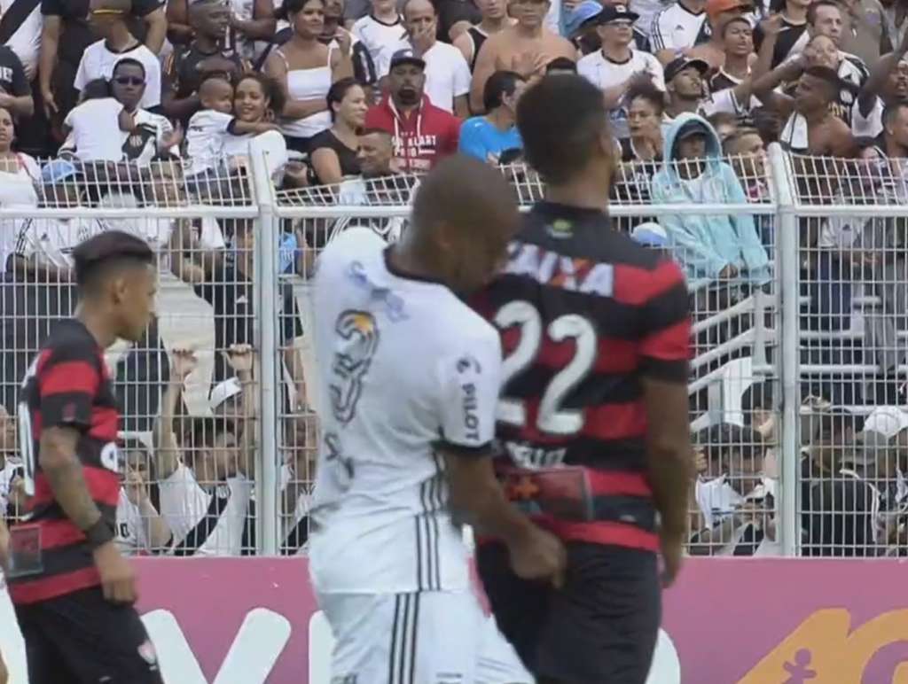 Corinthians faz sondagem pelo atacante colombiano Tréllez, do Vitória