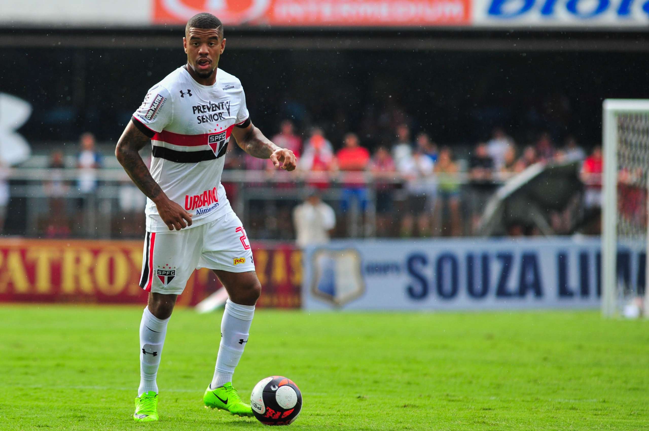São Paulo desiste trocar Junior Tavares por Lucca, do Corinthians