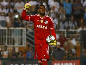 Apesar do rebaixamento, Aranha revela desejo por permanência na Ponte Preta