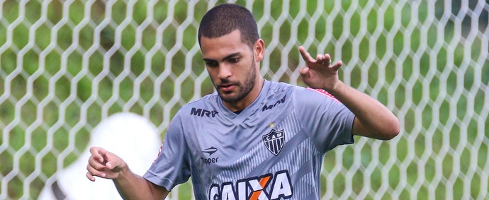 Clayton sofre grave lesão em treino do Atlético-MG e pode passar por cirurgia