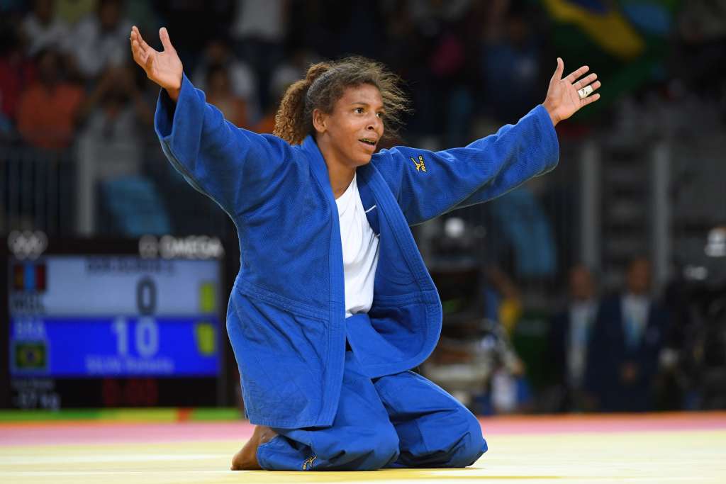 Rafaela Silva cai na estreia e Brasil fecha 1º dia do Grand Prix sem medalha