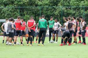 Oswaldo de Oliveira divulga relacionados no Atlético-MG e confirma Yago de fora