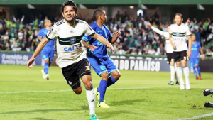 Ameaçado pelo rebaixamento, Coritiba tem 6 desfalques para encarar a Chapecoense