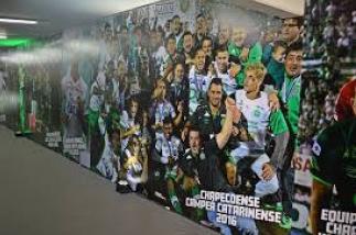 Painel no túnel emocionou jogadores da Chapecoense