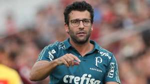 Valentim revela que terá reunião com a diretoria do Palmeiras nesta segunda