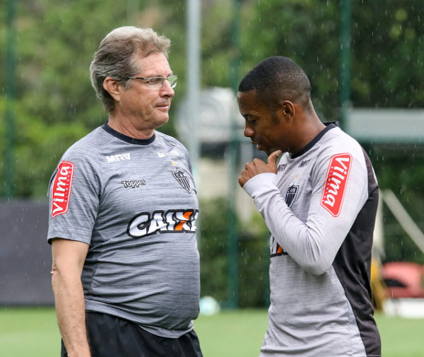 Oswaldo admite expectativa no Atlético-MG por final do Flamengo na Sul-Americana