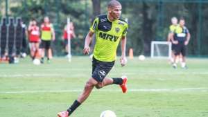 Atlético-MG acerta renovação com Leonardo Silva até o fim do ano que vem