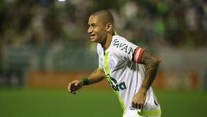 Com situação indefinida na Chape, Wellington Paulista é monitorado pelo Goiás