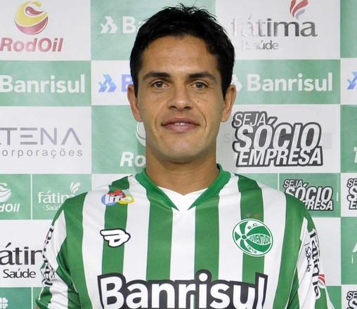 Fahel pode ser um dos reforços de Fernando Diniz