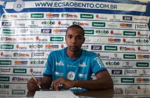 Reforço do São Bento se emociona ao falar de amigo que estava no vôo da Chape