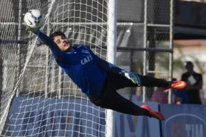 Corinthians encontra dificuldades para negociar goleiro Matheus Vidotto