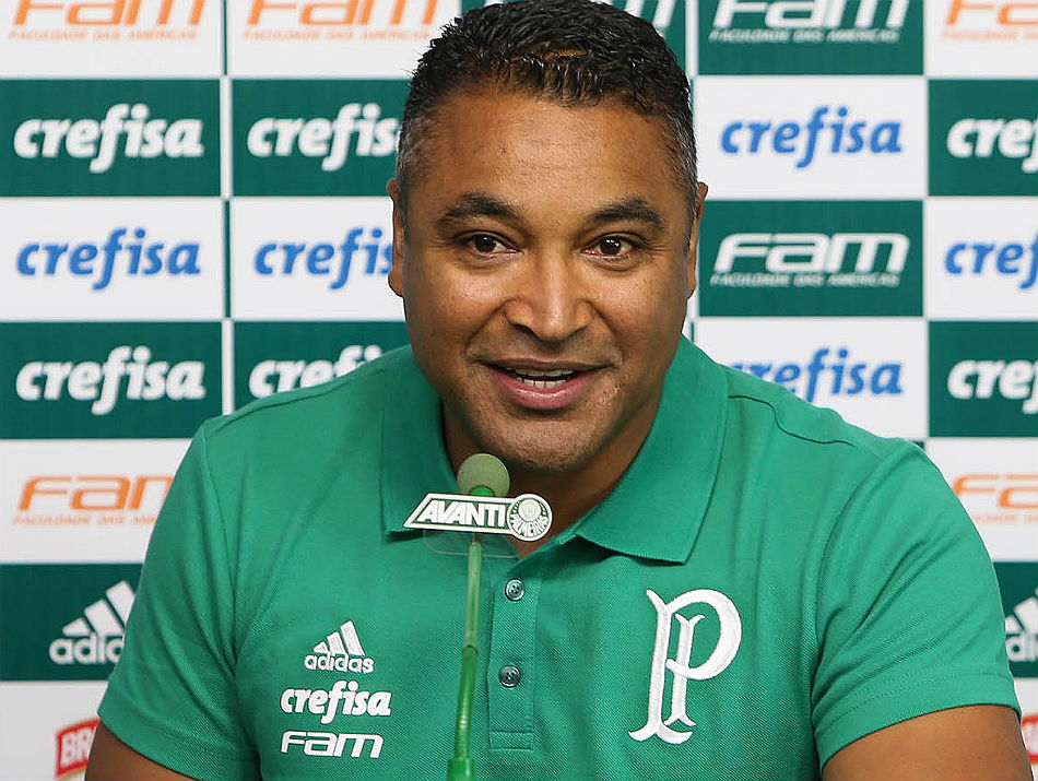 Palmeiras estuda contratação de auxiliar para vaga de Alberto Valentim